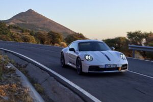 La Porsche 911 Carrera T 2025 : choix puriste manuel