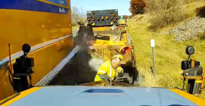 Camion de location manque d'écraser ouvrier autoroute