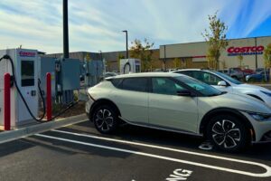 Costco se lance à nouveau dans les stations de recharge pour véhicules électriques