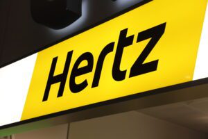 Excuses de Hertz pour facturation abusive de 10 000$ pour location illimitée.