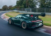 La Porsche 911 GT3 RS Manthey avec vitre arrière en carbone: les gagnants ne regardent jamais en arrière