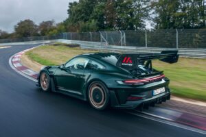 La Porsche 911 GT3 RS Manthey avec vitre arrière en carbone: les gagnants ne regardent jamais en arrière