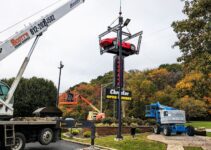 Nature réclame icône : Dodge Viper sur enseigne depuis 28 ans.