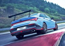 Nouvelle Elantra N TCR Edition : Hyundai ajoute un immense aileron