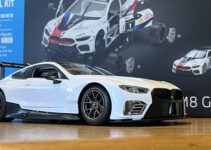 Super cadeau pour passionnés de voitures : modèle télécommandé BMW M8