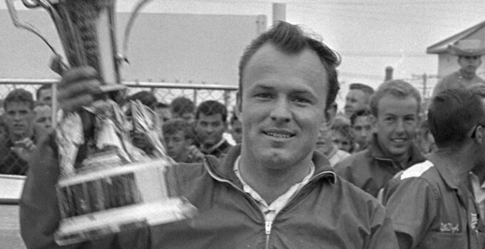 Décès à 89 ans du pilote NASCAR Hall of Famer Fred Lorenzen, surnommé le "Golden Boy"