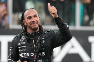 Hamilton quitte Mercedes avec message émouvant