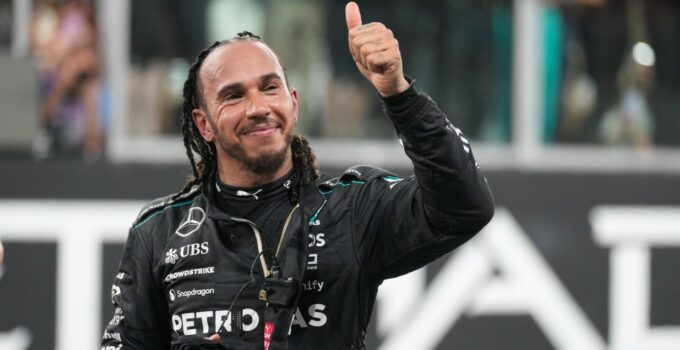 Hamilton quitte Mercedes avec message émouvant