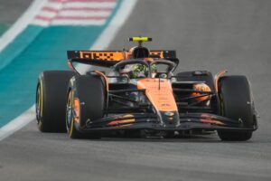 Lando Norris remporte le GP d'Abu Dhabi pour McLaren et scelle le titre de constructeurs