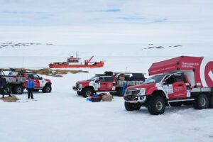 Panique en Antarctique : un Ford Super Duty immobilisé, besoin d'aide !