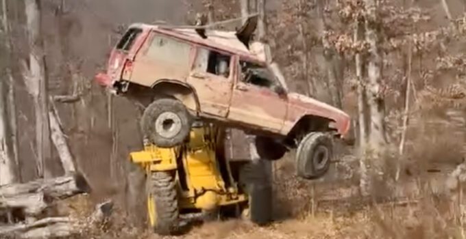 Propriétaire Jeep critique parc tout-terrain pour dommages XJ lors de récupération en sentier