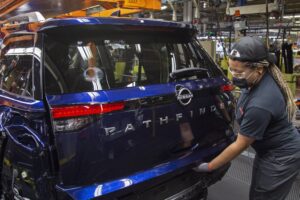 Nissan va supprimer des milliers d'emplois aux US, baisse production de 25%: rapport