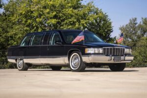 Vente limousine présidentielle Cadillac Old-School dernière génération