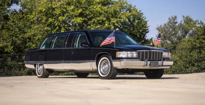 Vente limousine présidentielle Cadillac Old-School dernière génération