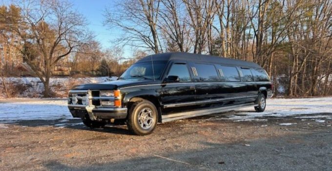 Limousine Chevy Suburban 2500 de 1999 à vendre sans réserve