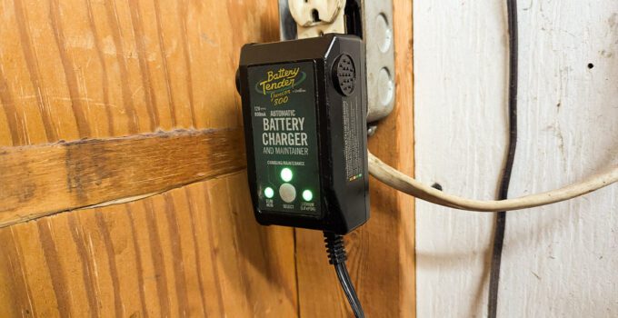 Meilleur mainteneur de batterie : Battery Tender Junior, rapport qualité-prix optimal