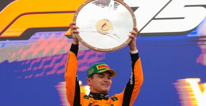 Victoire de Lando Norris de McLaren au Grand Prix d'Australie sous la pluie