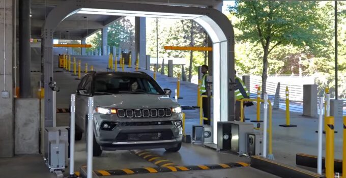 Hertz utilise l'IA pour inspecter les retours de location à l'aéroport
