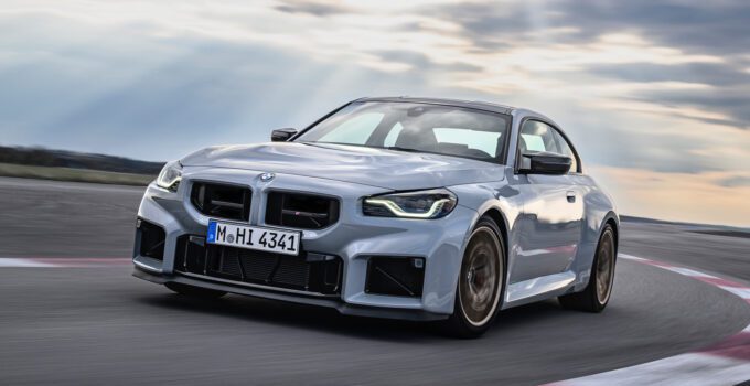 BMW M2 CS 2026 : plus léger de 100 livres, +50 HP mais perd la boîte manuelle