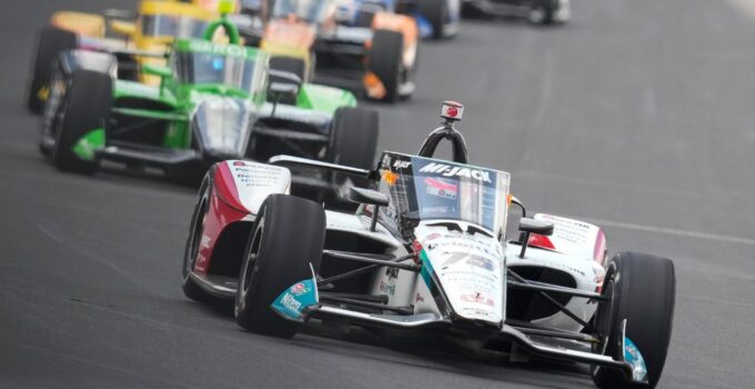 Kanaan attend approbation, pluie retarde Indy 500 ouverture
